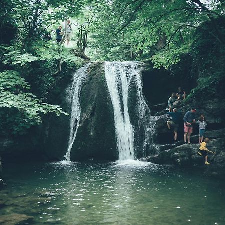 Central Malham Wellbeing Escape Hot Tub & Studio Bagian luar foto