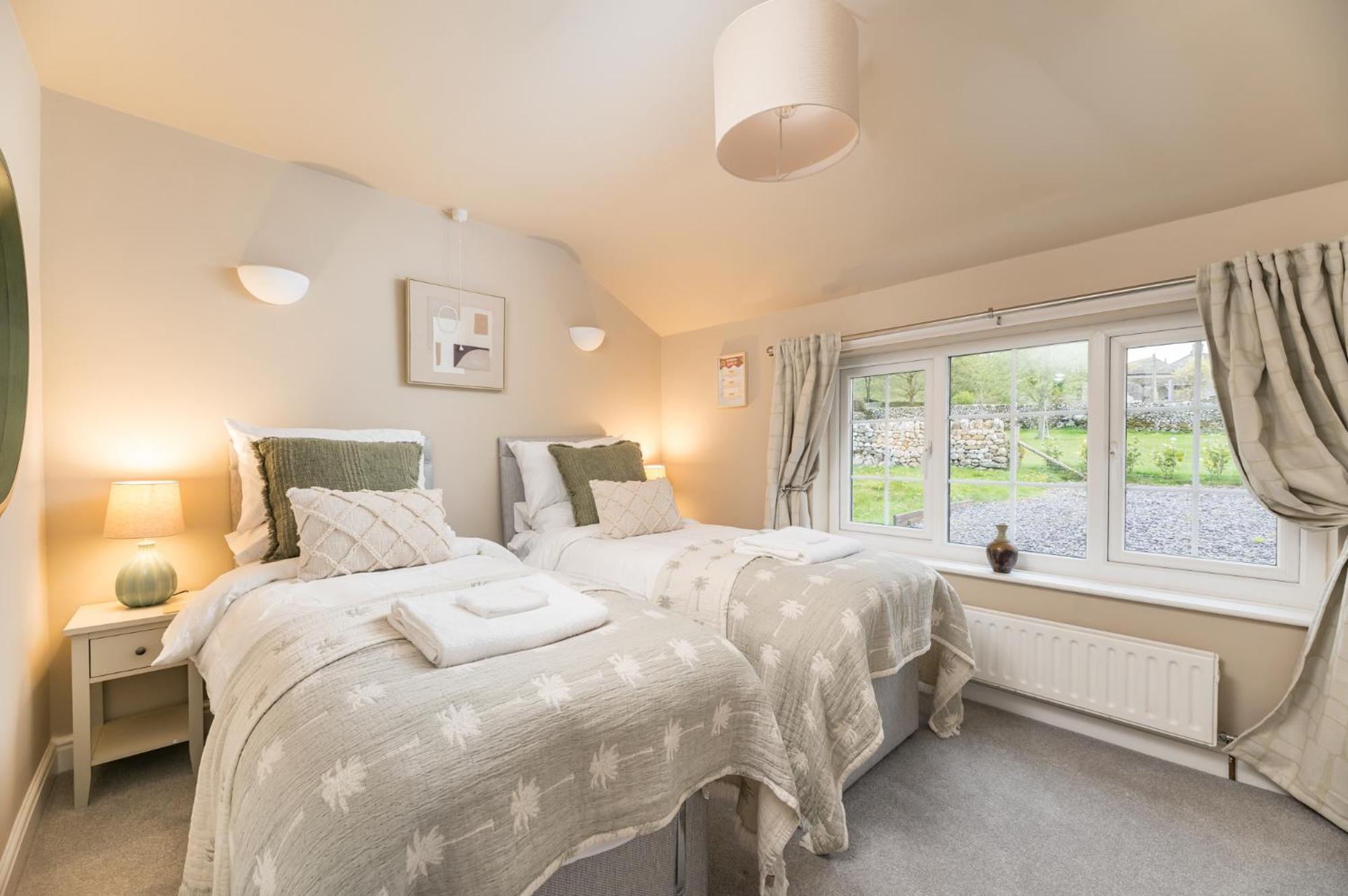 Central Malham Wellbeing Escape Hot Tub & Studio Bagian luar foto