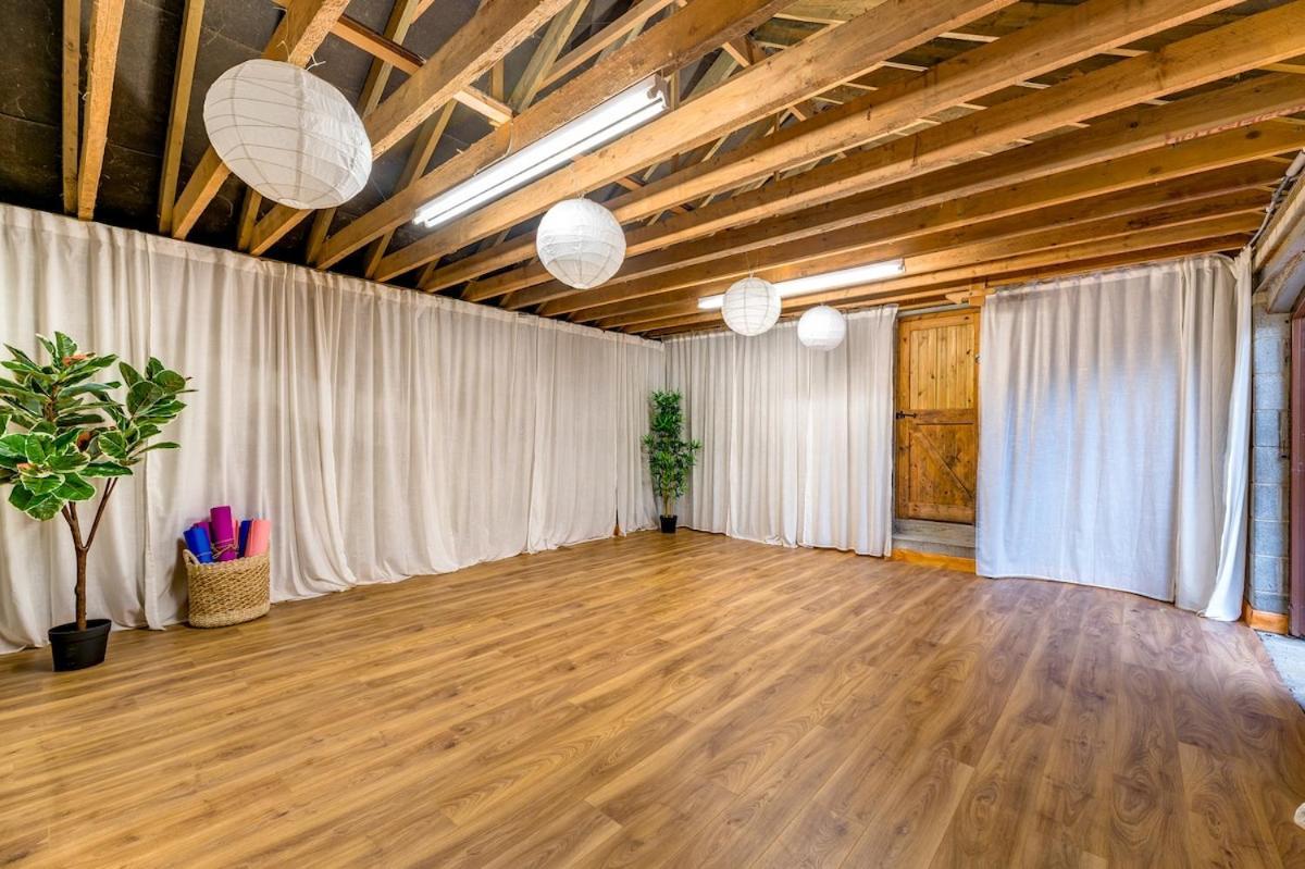 Central Malham Wellbeing Escape Hot Tub & Studio Bagian luar foto